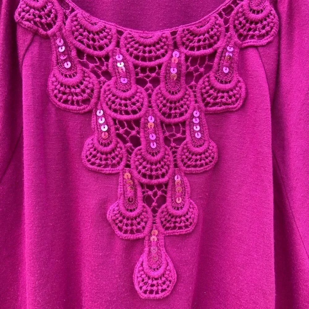 𝅺Flowy Top w/ Neck Detail - Picture 3 of 5